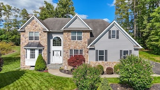 9 Fernwood Ln, Binghamton, NY 13901