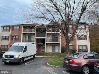 17 Joyner Ct, Lawrence Township, NJ 08648