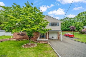 415 Briarwood Ln, Northvale, NJ 07647