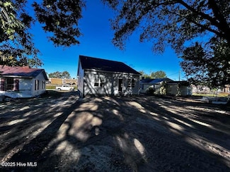 608 S Goldsboro St, Fremont, NC 27830