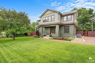 800 Lee St, Manhattan, KS 66502