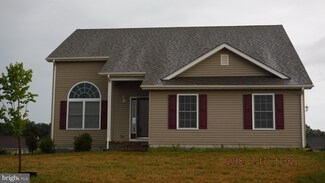 204 Velvet Antler Dr, Clayton, DE 19938