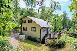 3259 Coffey Ln, Young Harris, GA 30582