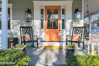 7 Allen St, Rumson, NJ 07760