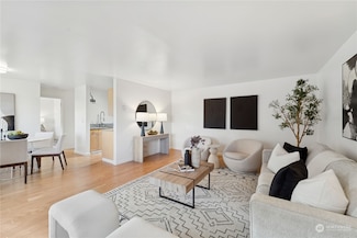 612 Prospect St Unit 1, Seattle, WA 98109