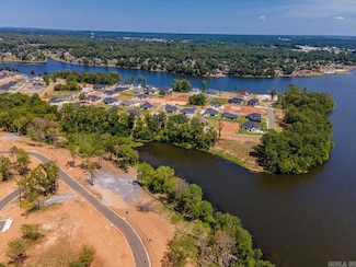 6067 Majestic Waters Dr, Benton, AR 72019