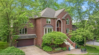 5750 Sunnycrest Dr, West Bloomfield, MI 48323