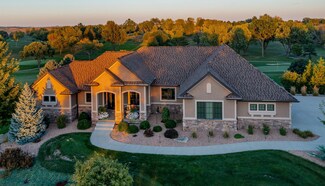 308 Lincoln Valley Dr, State Center, IA 50247