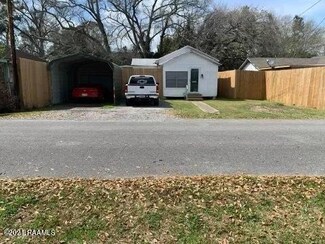 808 S Young St, Abbeville, LA 70510