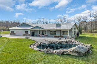8431 Big Bend Rd, Waterford, WI 53185