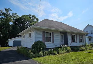 245 Jefferson St, Hemlock, MI 48626