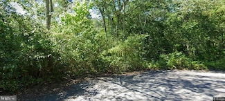14 Robin Ln, West Berlin, NJ 08091