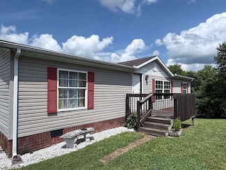 68 Highlawn Ave, Milton, WV 25541