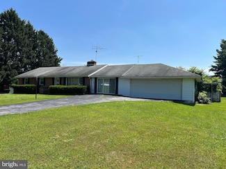 1910 Delmar Orchard Rd, Martinsburg, WV 25403