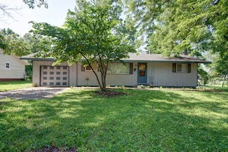 2812 W Lombard St, Springfield, MO 65802