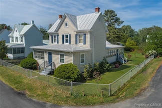 111 Taylor Ave, Urbanna, VA 23175