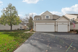 2810 White Thorn Cir, Naperville, IL 60564