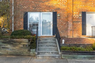 101 Chaucer Ct, Carrboro, NC 27510