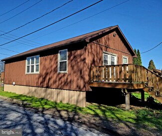 25 N Tulpehocken St, Pine Grove, PA 17963