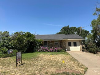 403 NW 9th St, Dimmitt, TX 79027
