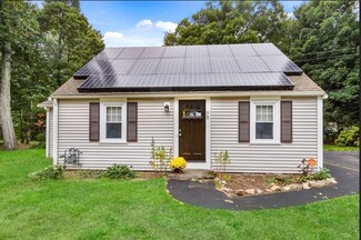 75 Cross St, Foxboro, MA 02035