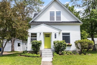 810 7th St NW, Faribault, MN 55021