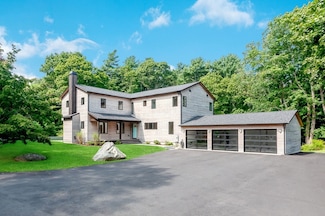 30 Pleasant St, Marion, MA 02738
