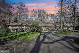 1121 Winding Dr, Cherry Hill, NJ 08003