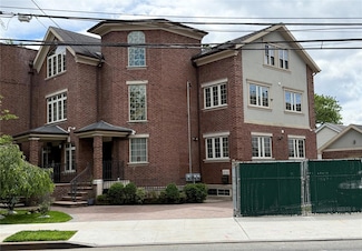 127-22 Kew Gardens Rd, Kew Gardens, NY 11415