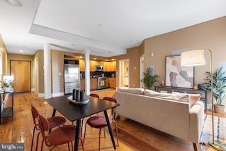 38 N Front St Unit 2B, Philadelphia, PA 19106