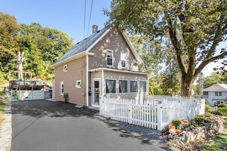 34 Corbin St, Franklin, MA 02038