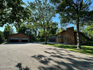 7501 N 42nd St, Grand Forks, ND 58203