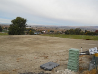 1308 W Pax Ct, Sunnyside, WA 98944