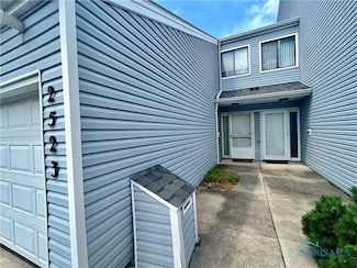 2523 W Village Dr Unit 2523, Toledo, OH 43614