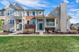 912 Clover Ln, Pingree Grove, IL 60140