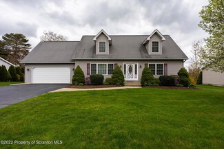 303 Park Edge Ln, Scranton, PA 18504