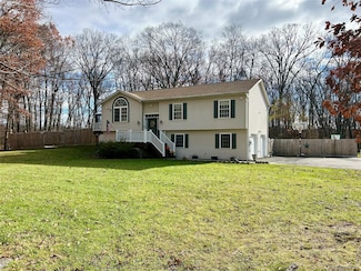 95 Osborne Hill Rd, Fishkill, NY 12524