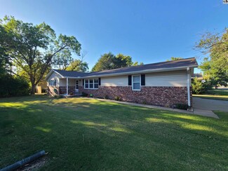 819 N 2nd St, Lindsborg, KS 67456