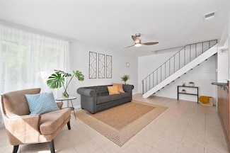 1833 Fremont Ct Unit 2, Davis, CA 95618