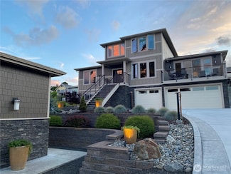 7940 Beach Dr E, Port Orchard, WA 98366