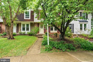 16213 Henderson Ln, Dumfries, VA 22025