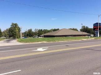 2906 Broadway St, Mount Vernon, IL 62864