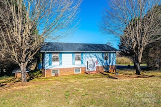 4745 16th Street Dr NE, Hickory, NC 28601