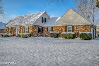 1524 Red Bud Dr, Northwood, OH 43619