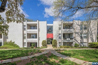 448 River Rd Unit J, Nutley, NJ 07110