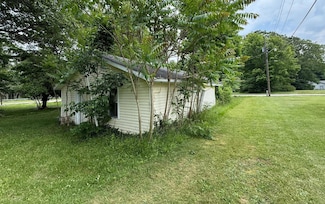 1105 Victory St, Buchanan, MI 49107