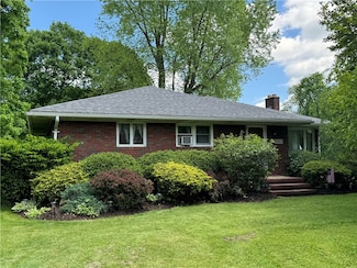 1907 Stanton Ave, New Castle, PA 16101