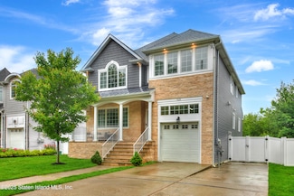 428 Page Ave, Staten Island, NY 10307