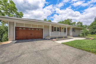 21323 W 71st St, Shawnee, KS 66218