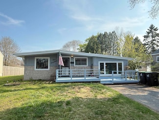 417 46th Ave, Menominee, MI 49858